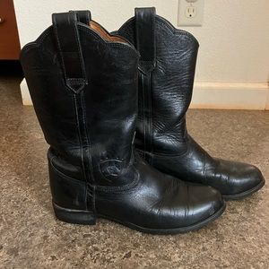 Ariat cowgirl/cowboy boots